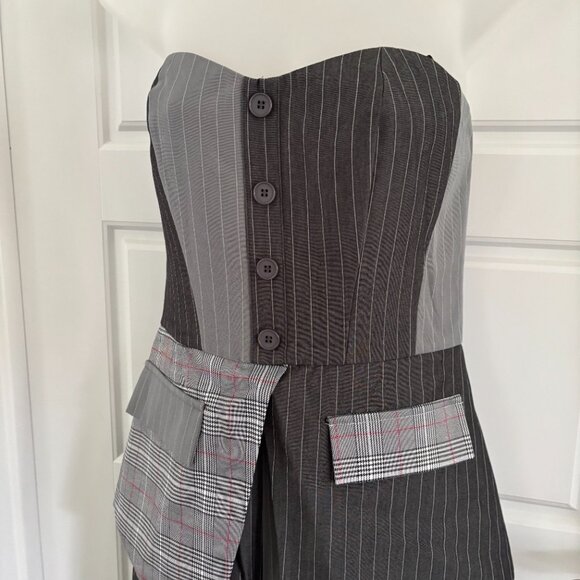 Fashion Nova Attention to Detail Grey/Combo Jumpsuit Size M NWT - Picture 3 of 8